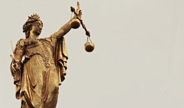 Matar a un ruiseñor justicia ciega